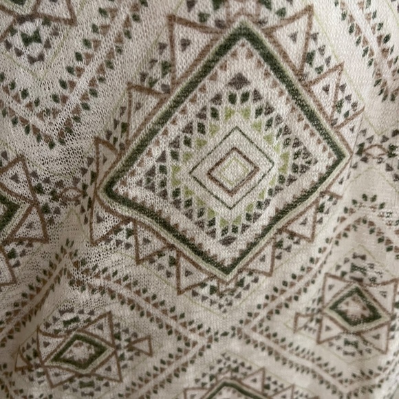 Painted threads geometric patterned wrap - Picture 4 of 6